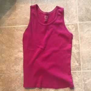 A pink tank top!